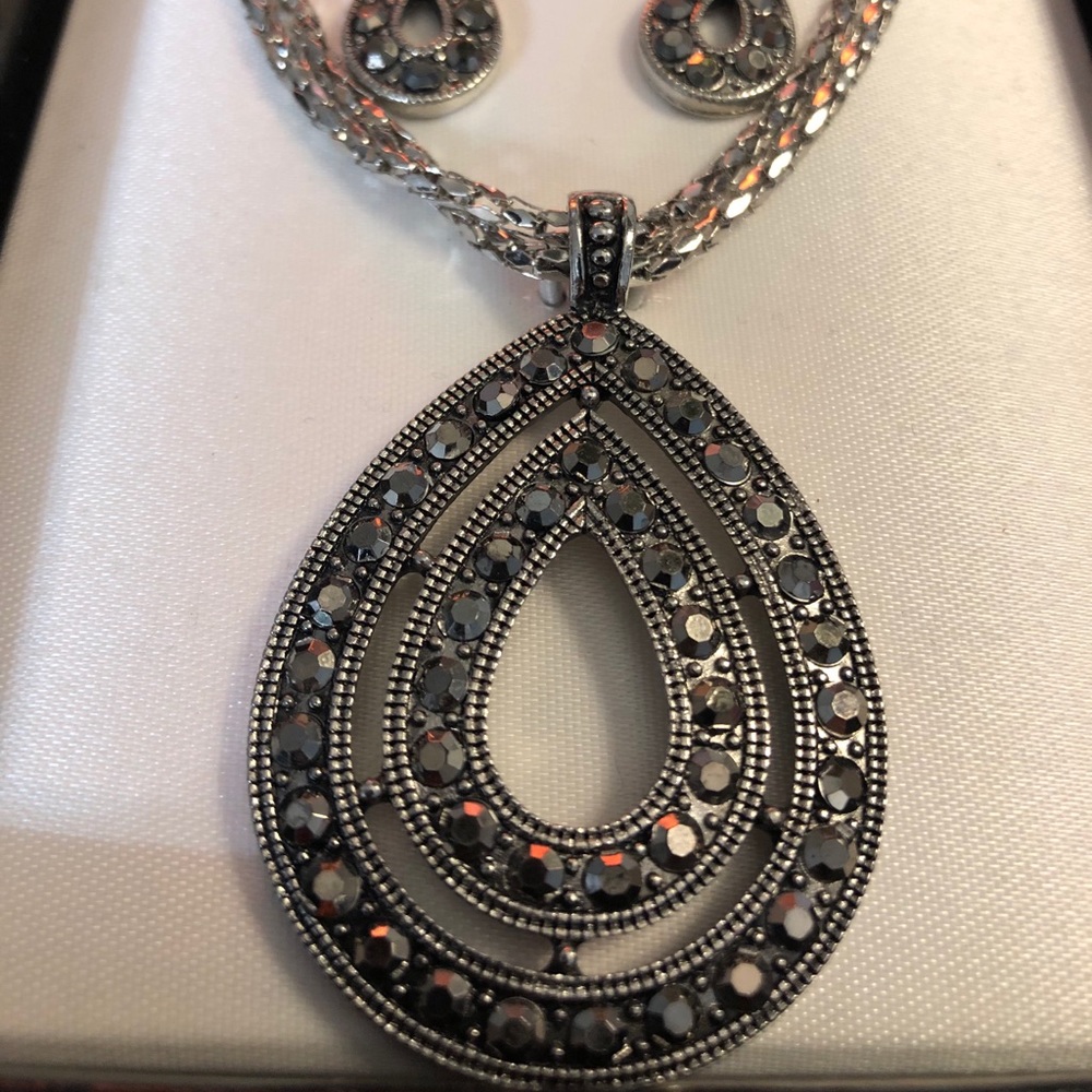East 5th Necklace and Earrings Set
